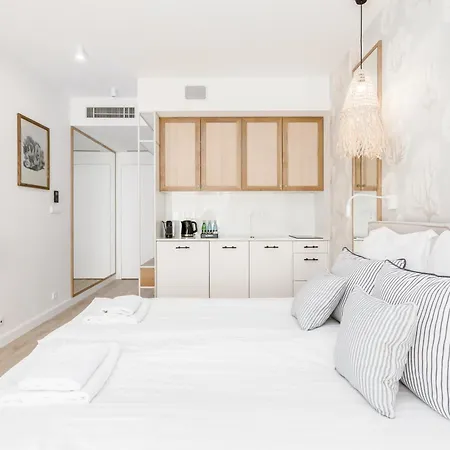 Deo Plaza - By Rent Like Apart Otel *