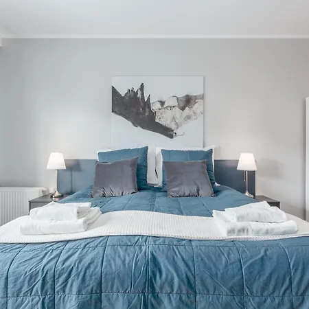 Deo Plaza - By Rent Like Apart Otel Gdansk